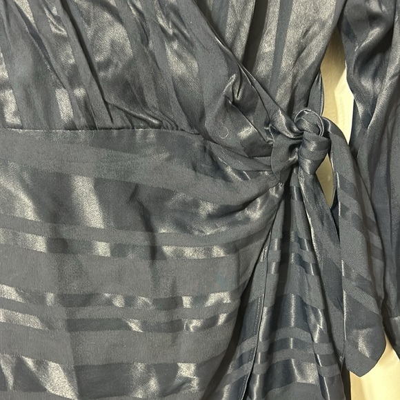 Milly Jordan Striped Satin Faux Wrap Mini Long Sleeve Dress Size S - Picture 8 of 9